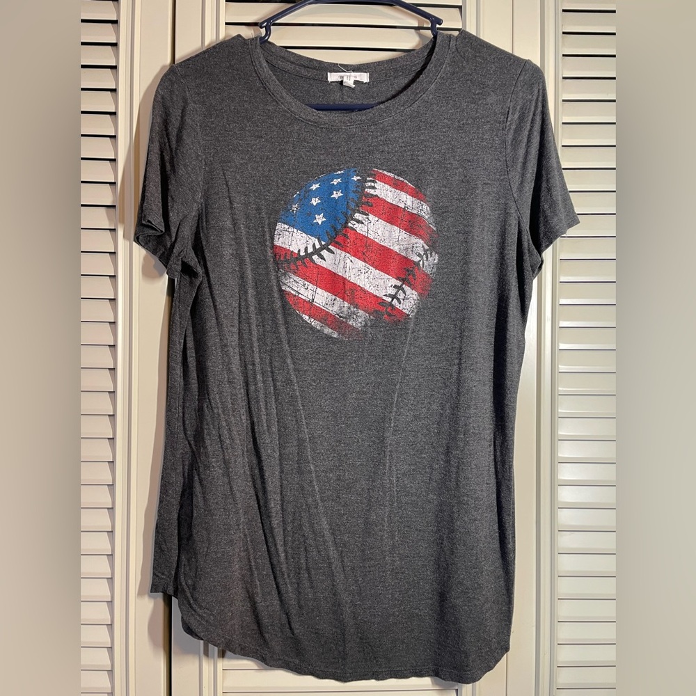 Maurices Gray Short Sleeve Tee with American Flag Design